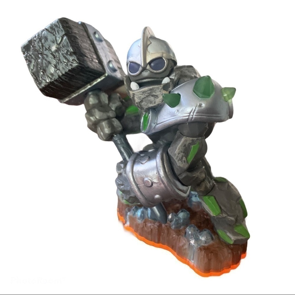 Skylanders Crusher Giant Earth Figure